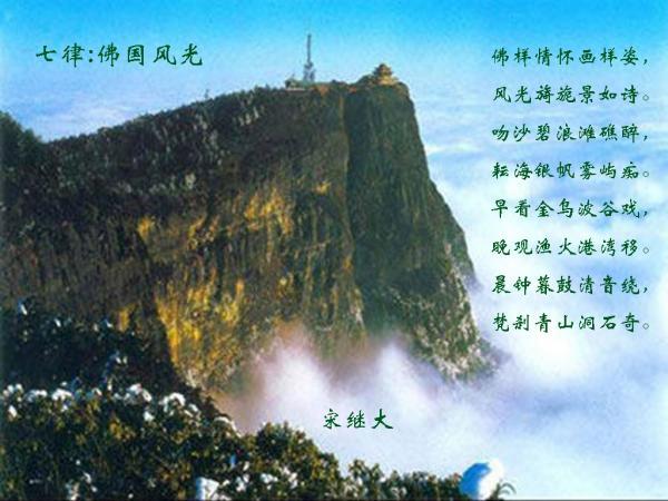 俄罗斯一码头遭袭引发火灾 乌方称对袭击负责