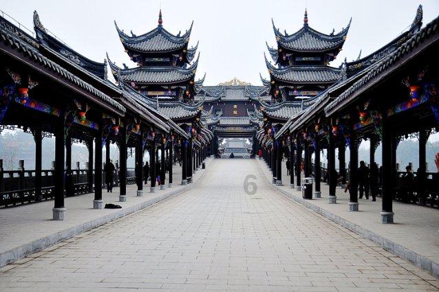 《知否》:“佛口蛇心”小秦氏:一手王牌打得稀巴烂